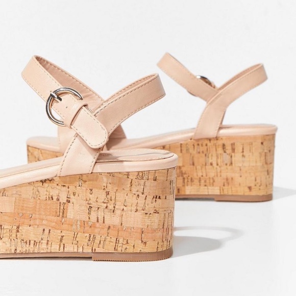 Platform Sandals - New In Box - Picture 2 of 4